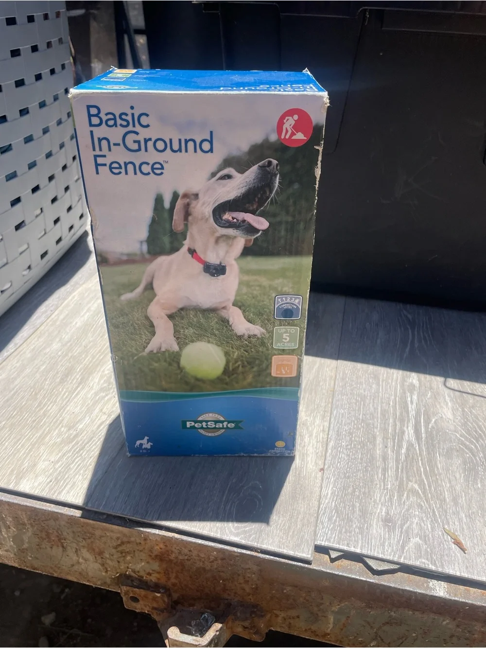 PetSafe In-Ground Fence Box - White and Blk